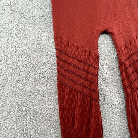 NikiBiki High Waisted Leggings  - Picture 4 of 11